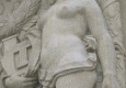 100